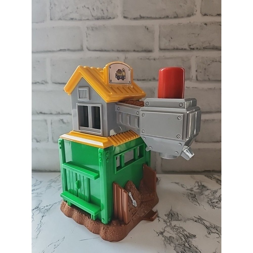 Fisher Price GeoTrax 2003 Dump Dirt Gravel Station Toy